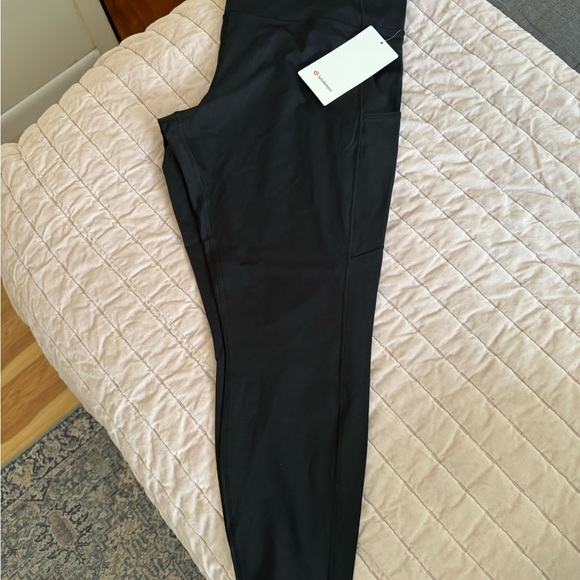 NWT Lululemon Fast and Free HR tight 25” inseam - Picture 4 of 5